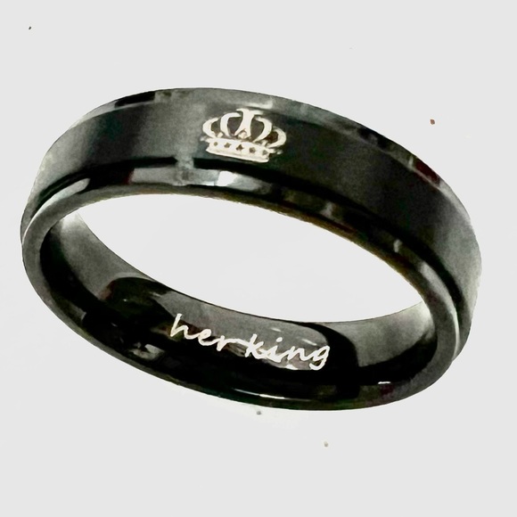 Victoria Leland Designs Black Ring with Crown Design Her King - Picture 1 of 3